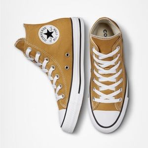 Chuck Taylor Converse Men’s 6